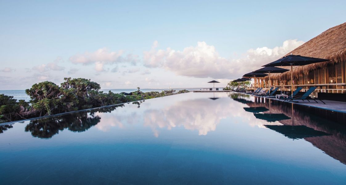 Infinity pool